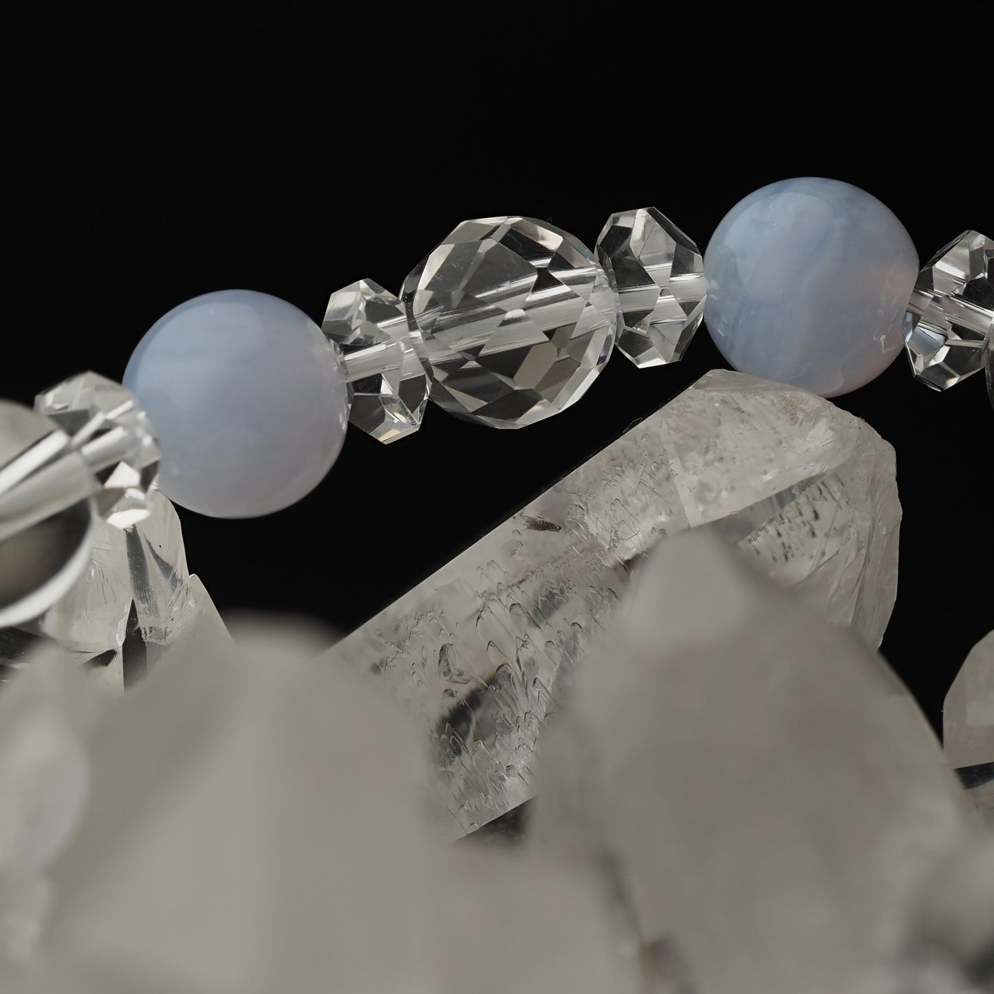 ブルーレースアゲート×水晶｜やさしく整う空色ブレスレット　8mm(H0120)