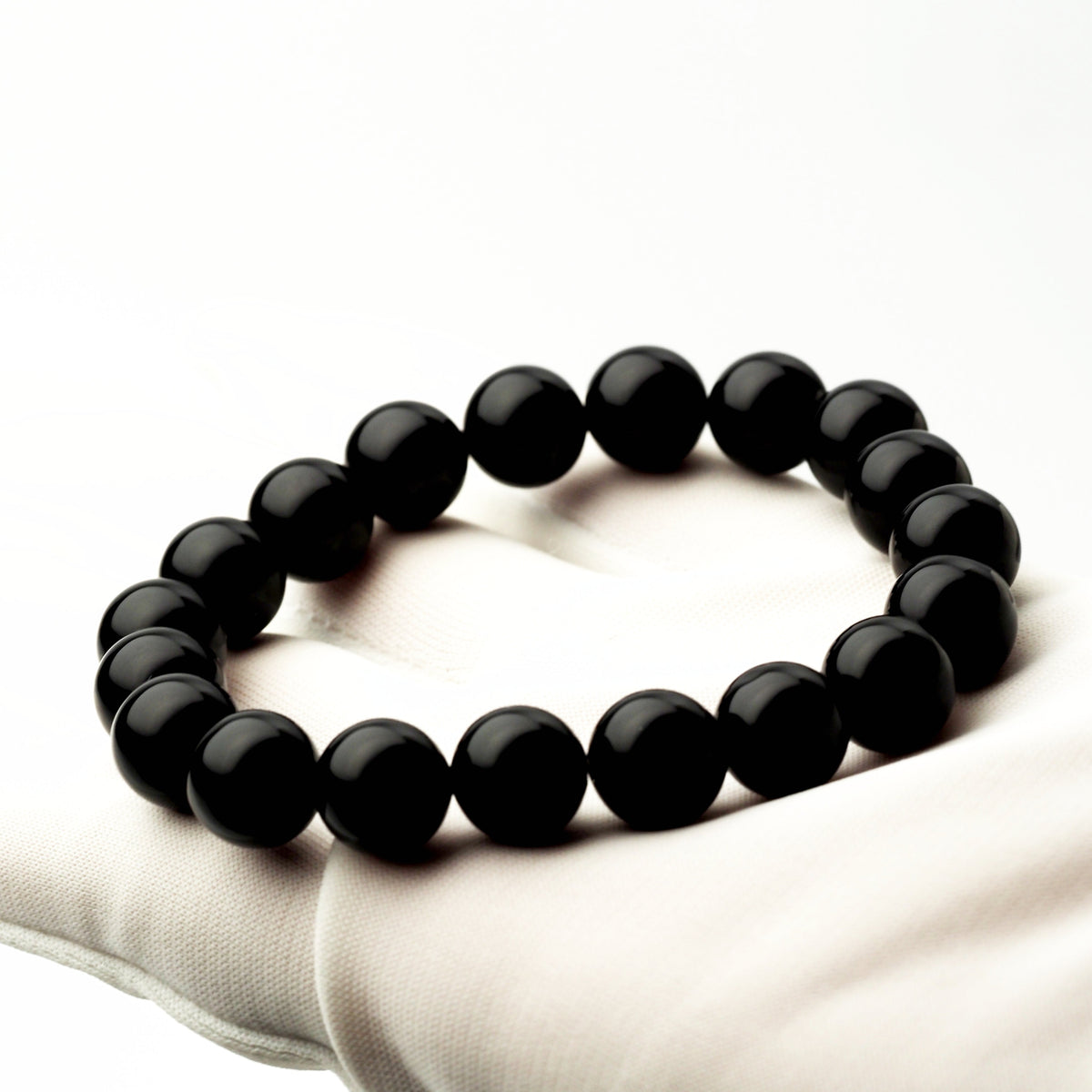 揺るがぬ意志を纏う オニキスブレスレット 10mm(H0129)